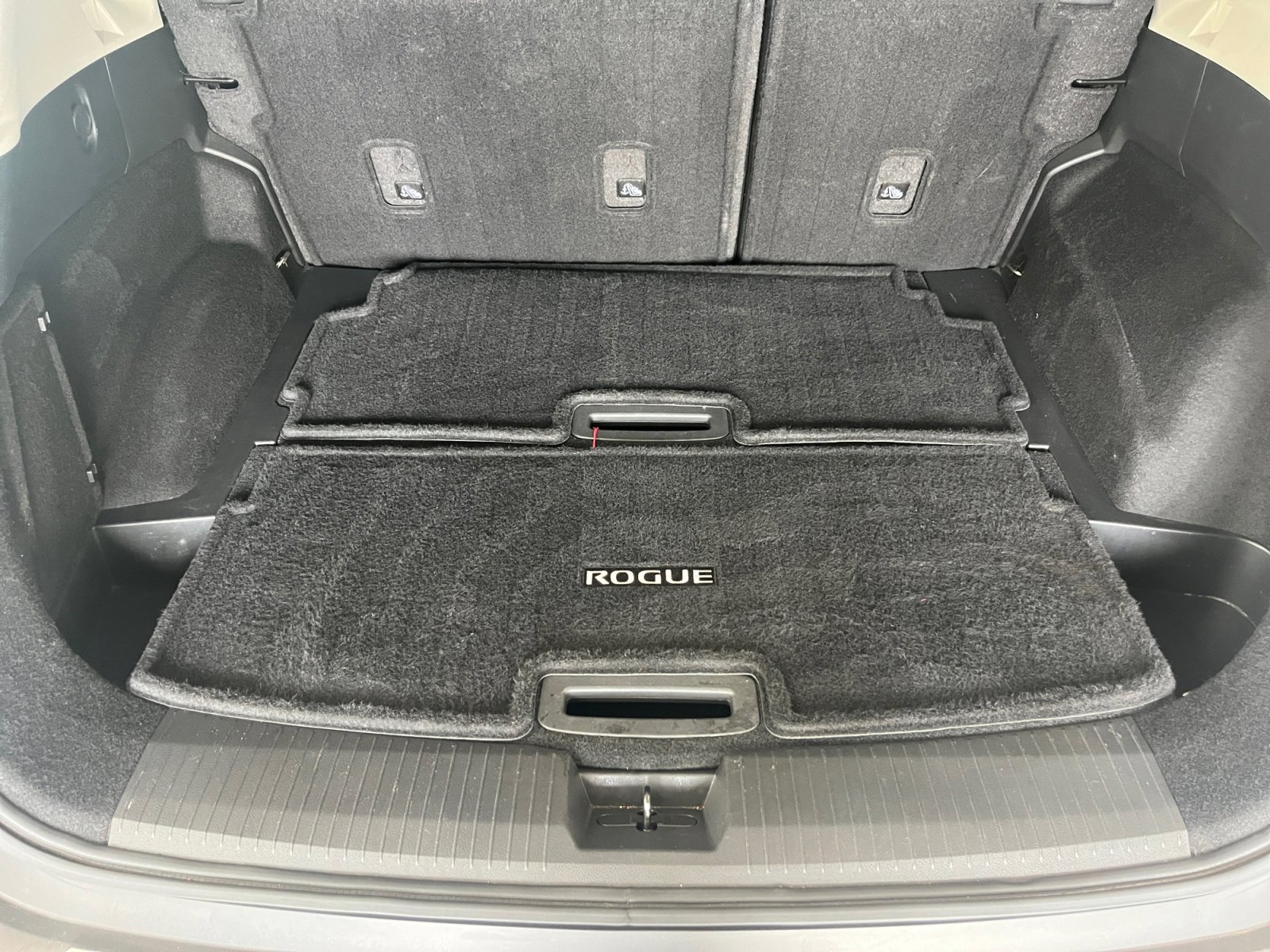 Used 2023 Nissan Rogue SL w/ SL Premium Package image 28