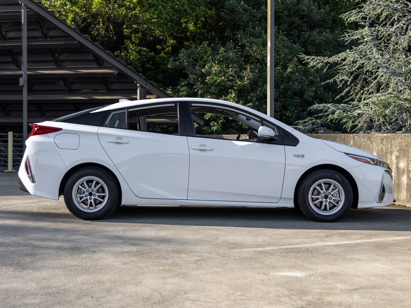 Used 2021 Toyota Prius Prime LE FWD image 12