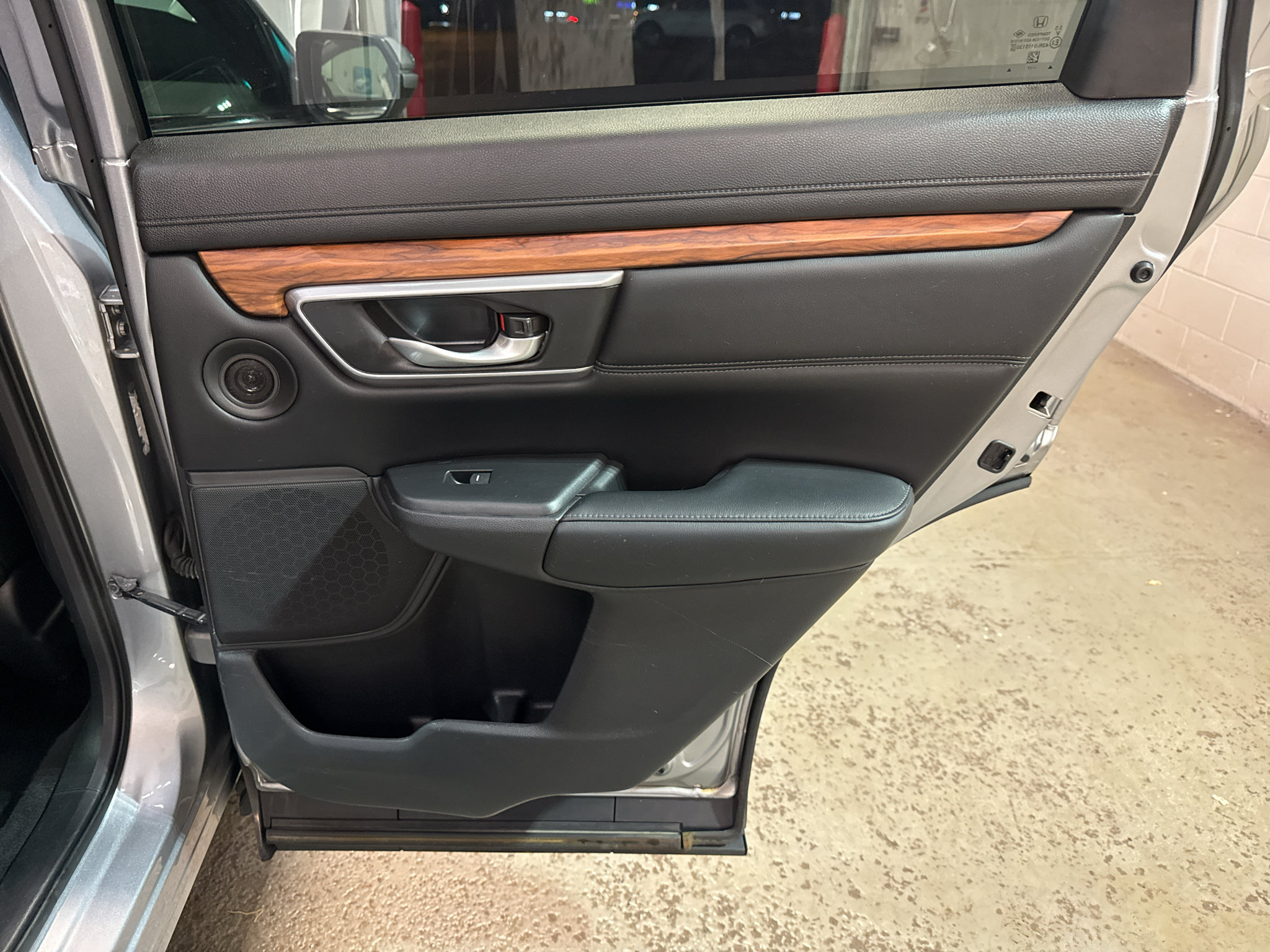 Used 2017 Honda CR-V Touring image 27