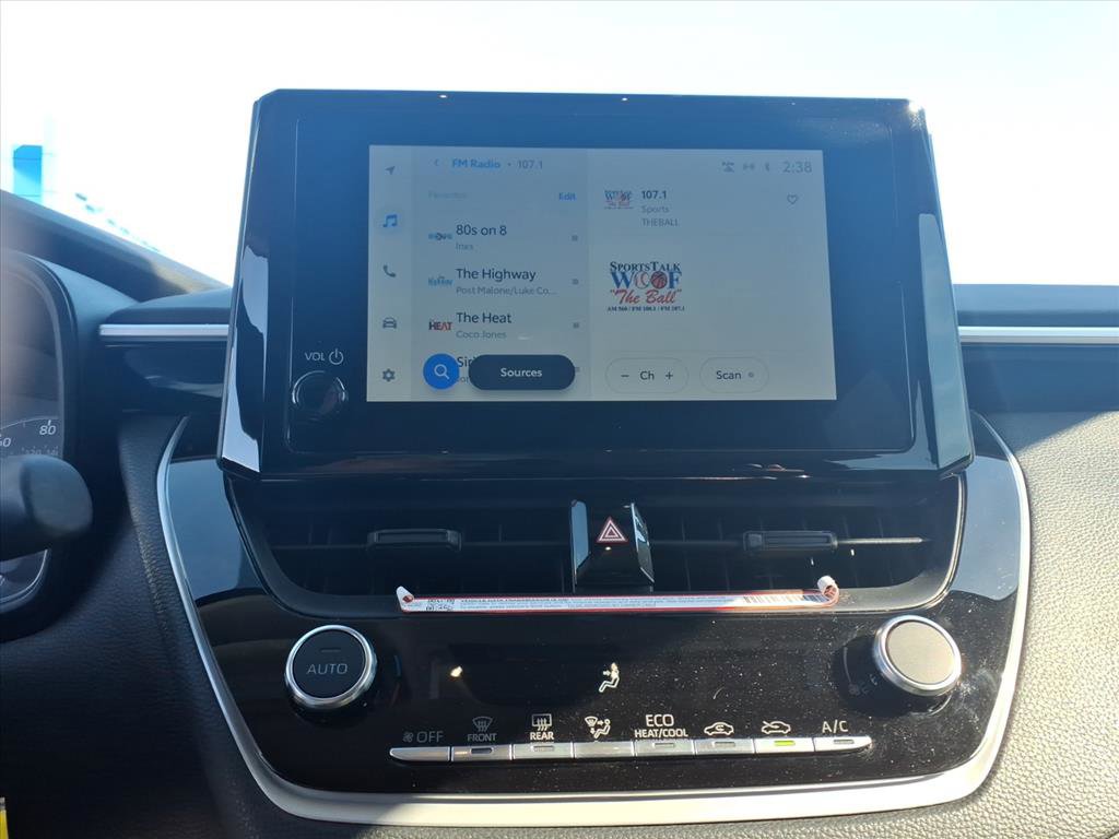 Used 2025 Toyota Corolla LE image 5