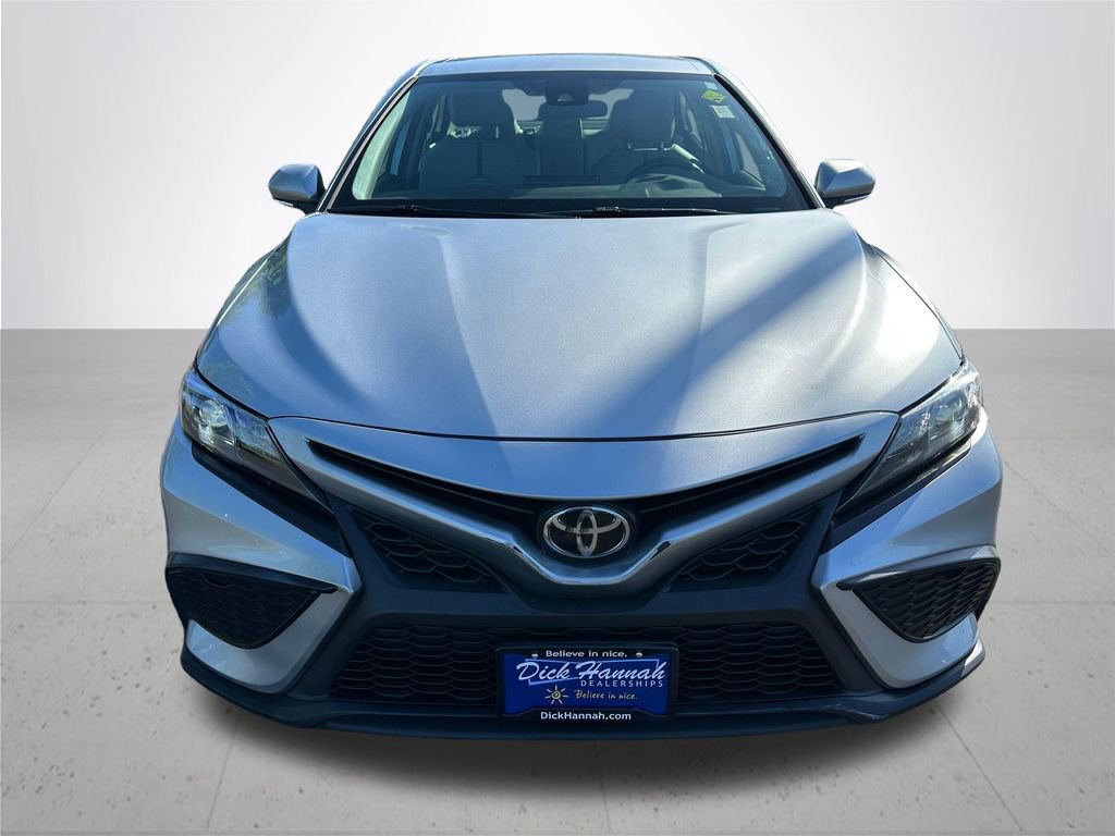 Used 2024 Toyota Camry SE FWD image 3