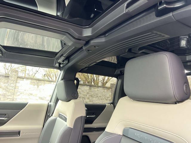 New 2026 GMC Hummer EV 4x4 Crew Cab image 19