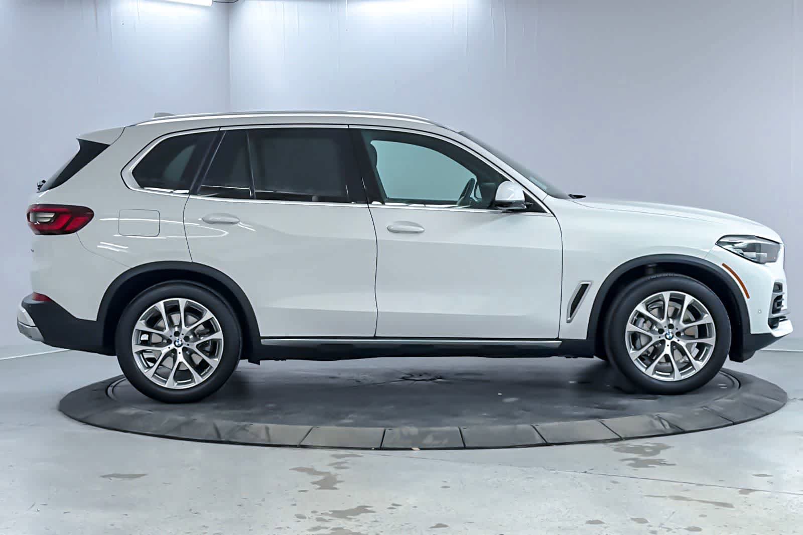 Certified 2023 BMW X5 xDrive40i w/ Premium Package AWD/4WD image 8