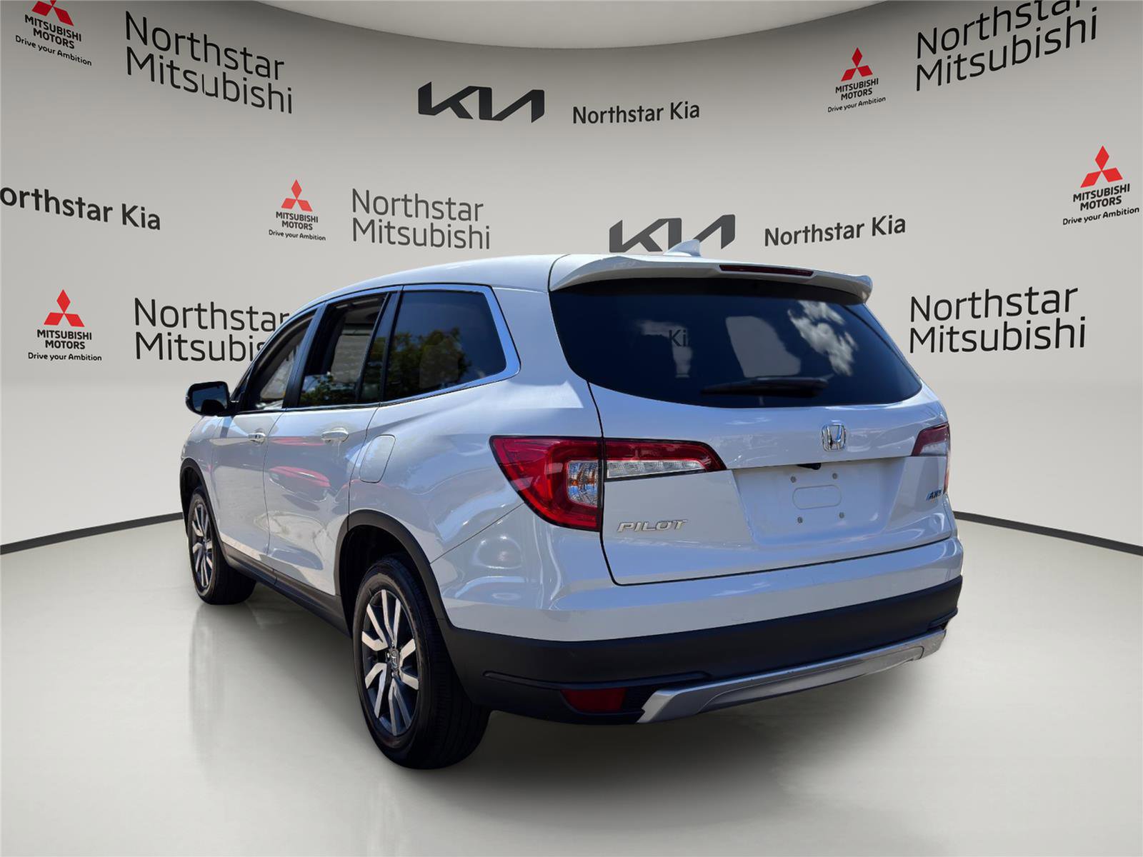 Used 2022 Honda Pilot EX-L image 2