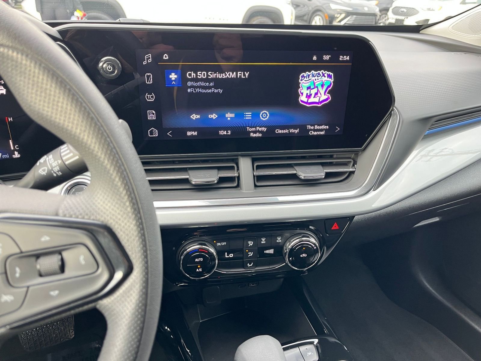 Used 2025 Chevrolet Trax LT image 18