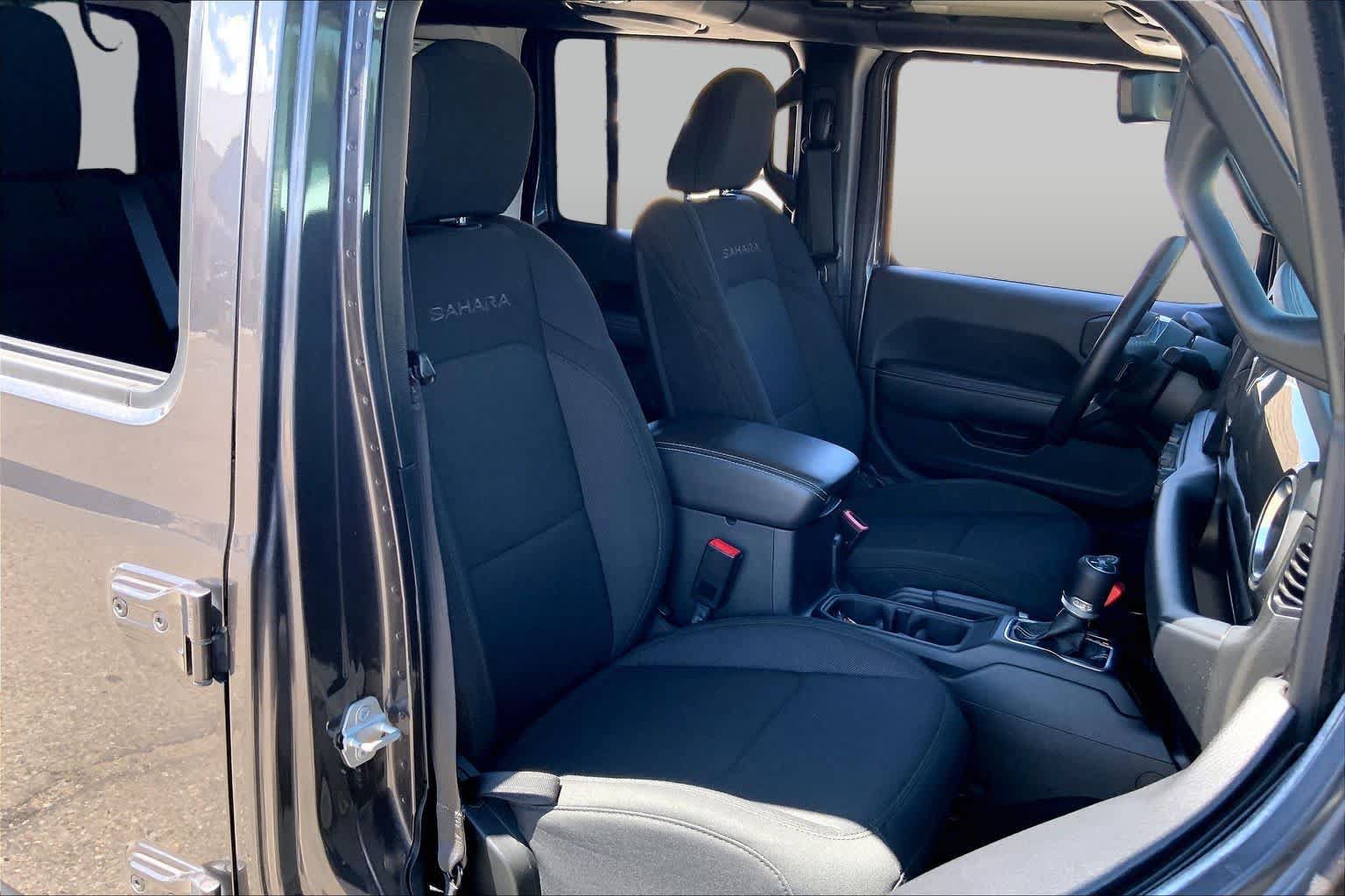 Used 2020 Jeep Wrangler Unlimited Sahara w/ Uconnect 4C Nav & Sound Group AWD/4WD image 8