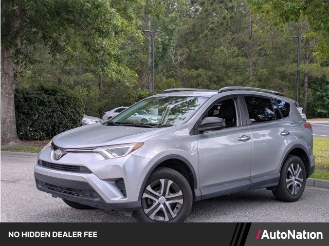 Used 2018 Toyota RAV4 LE FWD image 1