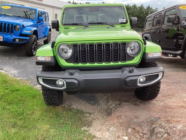 New 2025 Jeep Gladiator Sport image 1
