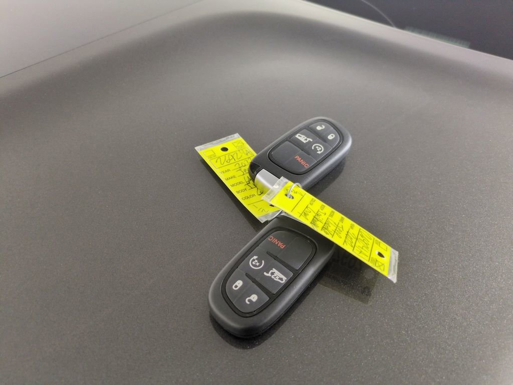 Used 2022 Jeep Cherokee Trailhawk w/ Premium Leather Package image 27