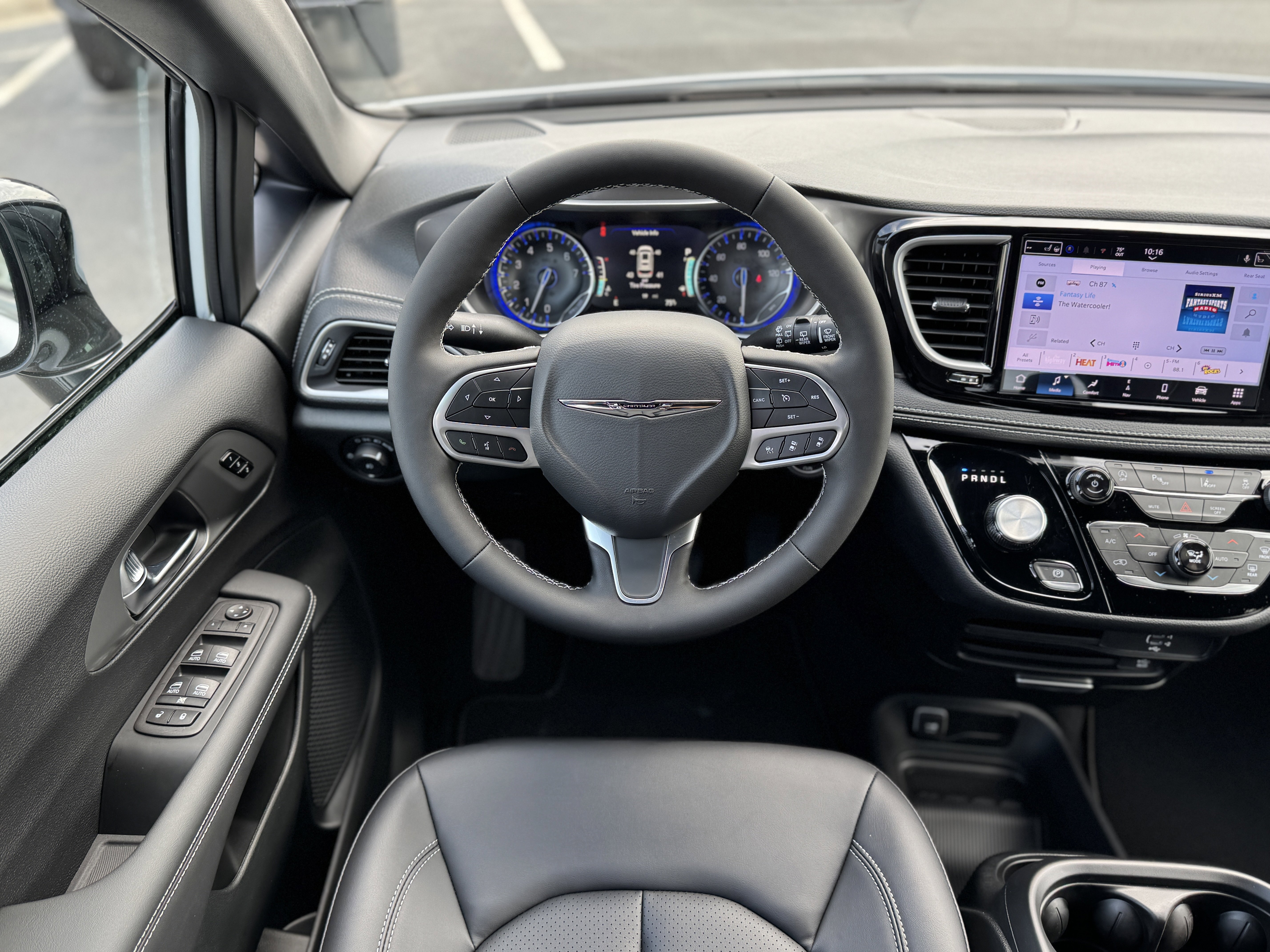 New 2026 Chrysler Pacifica Limited w/ S Appearance Package image 15