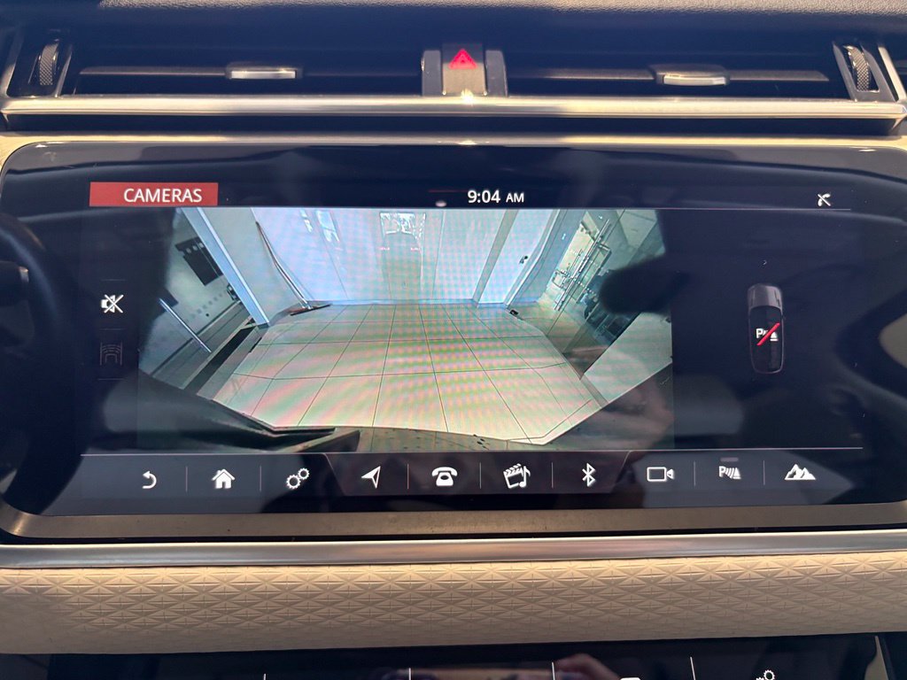 Used 2020 Land Rover Range Rover Velar S AWD/4WD image 34