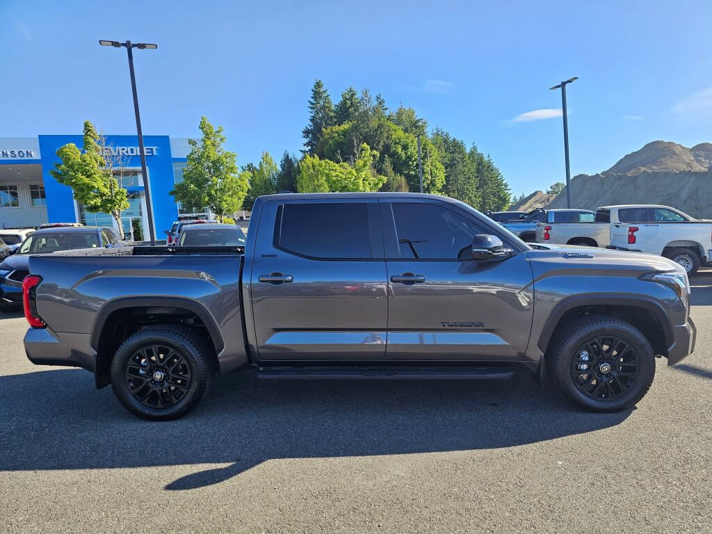 Used 2026 Toyota Tundra Limited AWD/4WD image 4