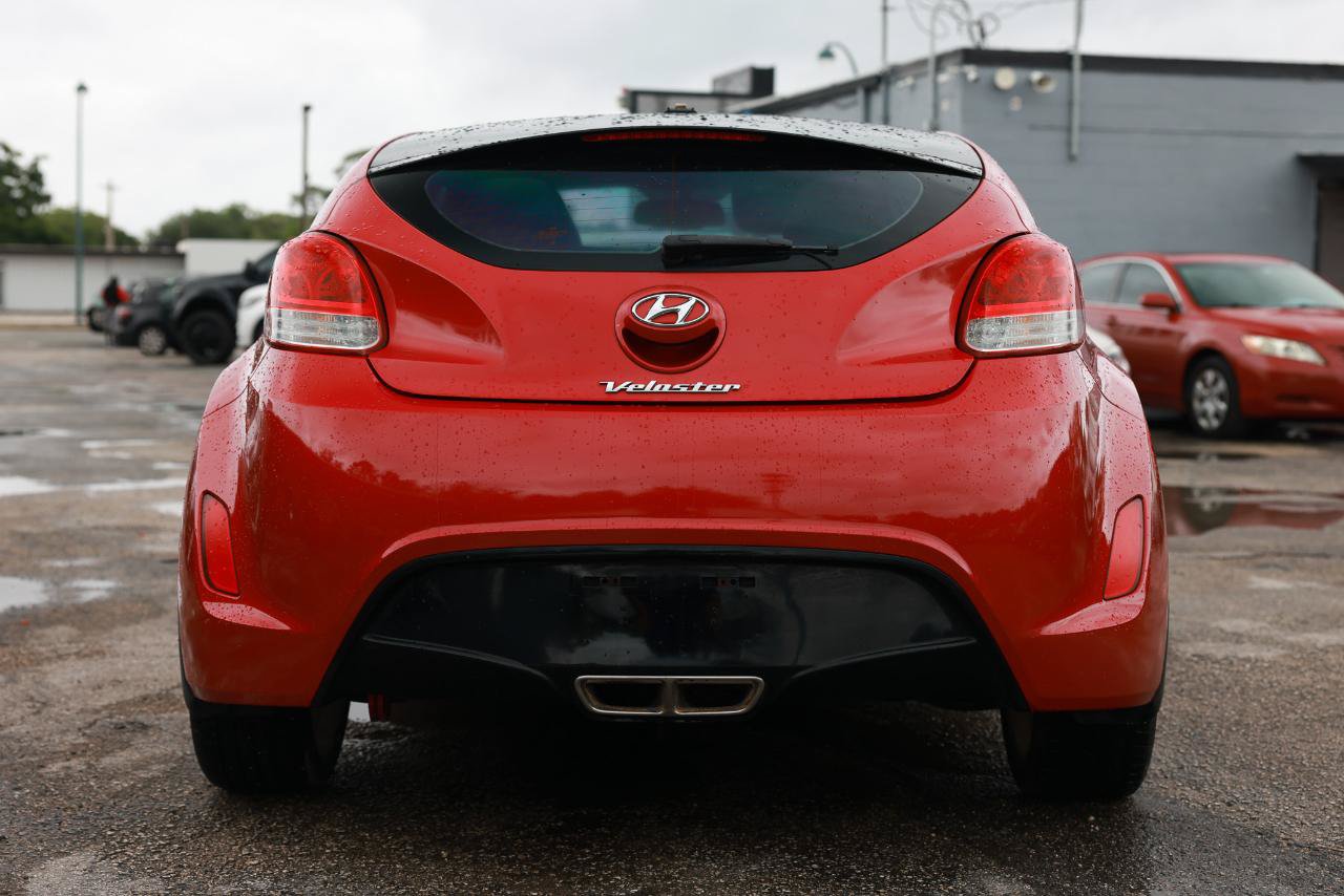 Used 2013 Hyundai Veloster w/ Style Pkg FWD image 7