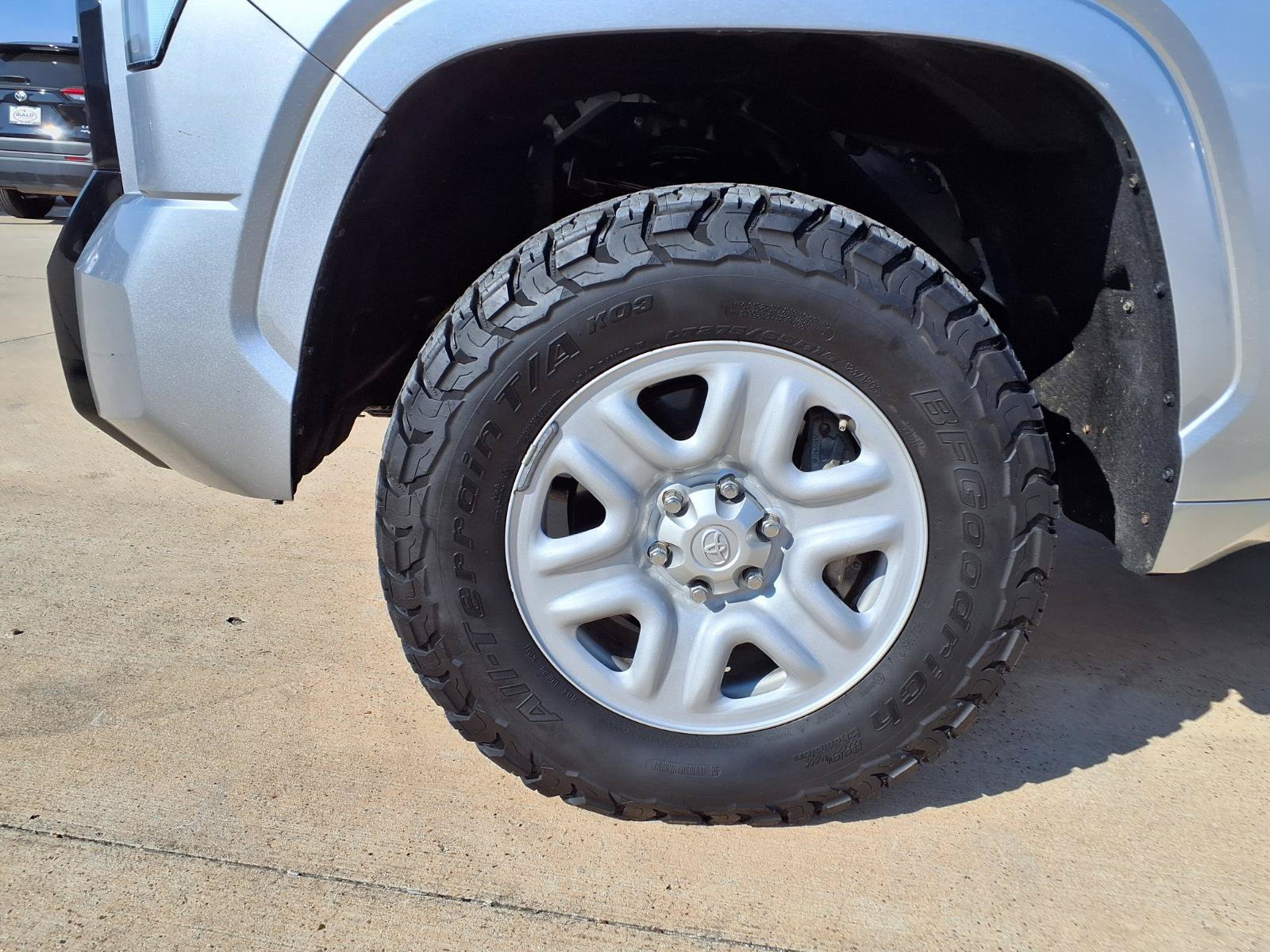 Used 2024 Toyota Tundra SR w/ SR Tow Package AWD/4WD image 9