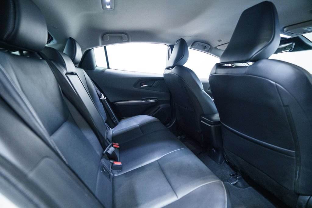 Used 2025 Toyota Prius XLE FWD image 33