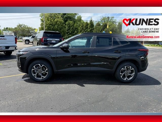Used 2025 Chevrolet Trax LT FWD image 10