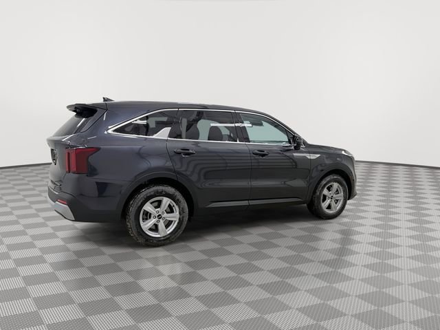 Used 2026 Kia Sorento LX image 11