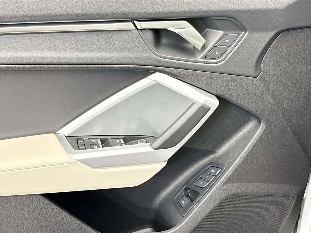 Used 2025 Audi Q3 2.0T Premium w/ Convenience Package image 21