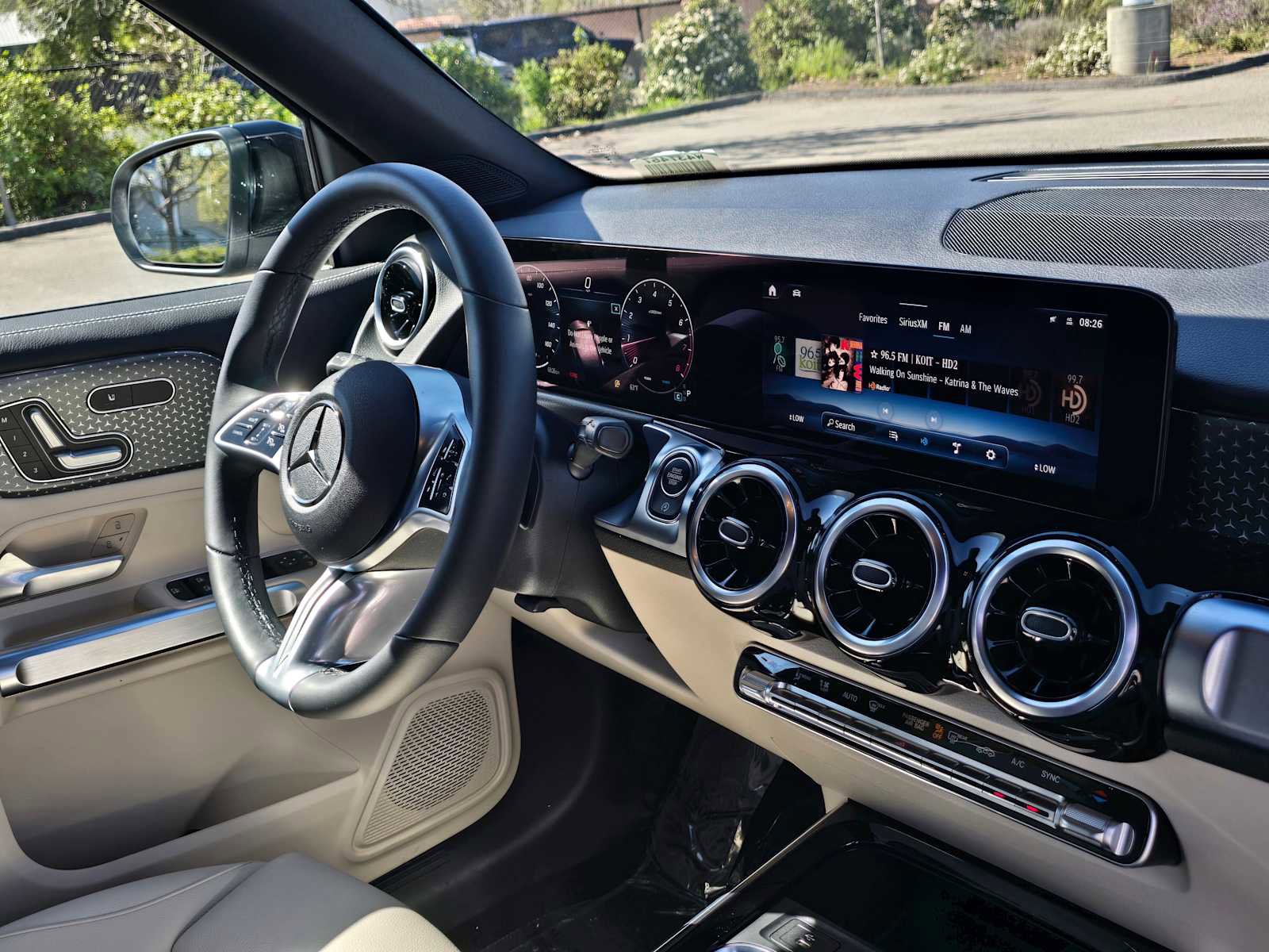 Used 2026 Mercedes-Benz GLB 250 image 9