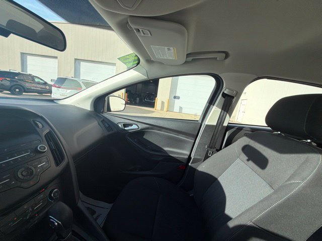 Used 2018 Ford Focus SE FWD image 32