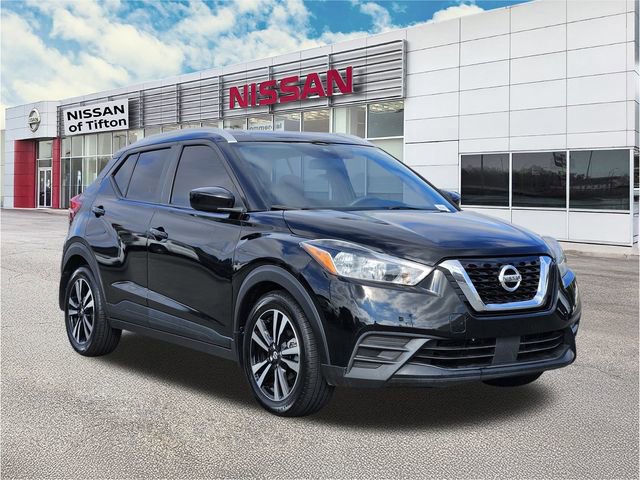 Used 2020 Nissan Kicks SV image 1