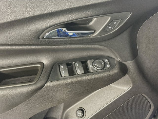Used 2019 Chevrolet Equinox LT FWD image 17