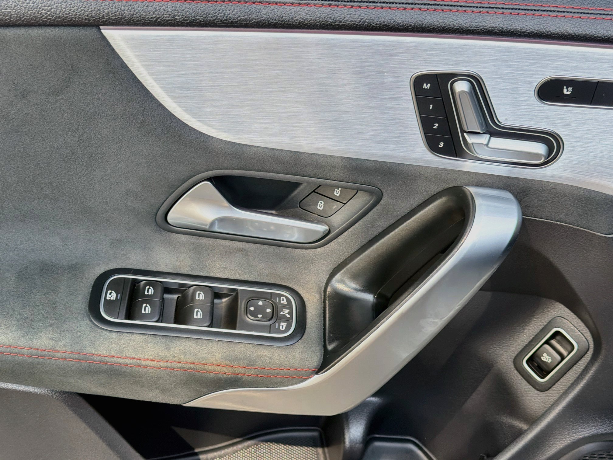 Used 2023 Mercedes-Benz CLA 250 image 16
