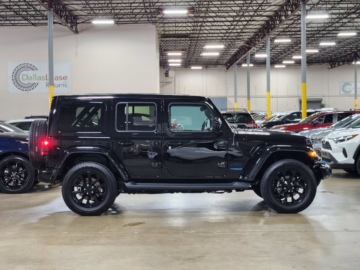 Used 2021 Jeep Wrangler Unlimited Sahara AWD/4WD image 11