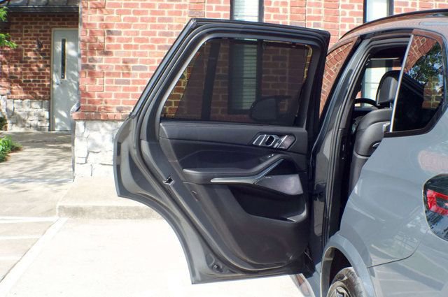 Used 2024 BMW X5 M60i AWD/4WD image 49