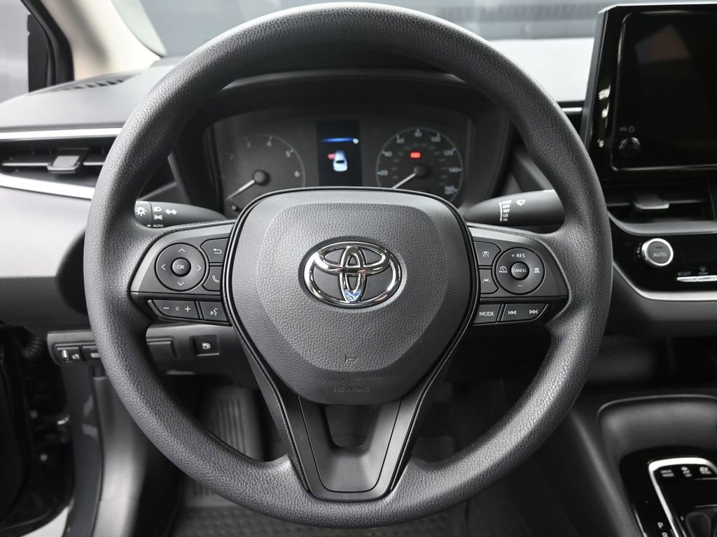 Used 2025 Toyota Corolla LE image 12