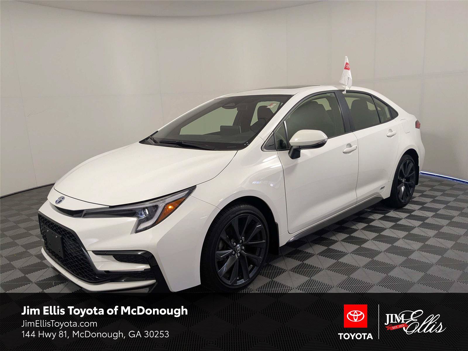 Certified 2025 Toyota Corolla SE w/ SE Premium Package