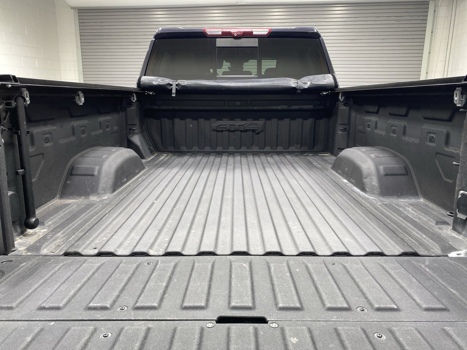 Used 2024 GMC Sierra 2500 AT4 w/ AT4 Premium Plus Package AWD/4WD image 24