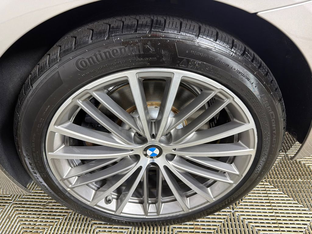 Used 2019 BMW 540i image 22