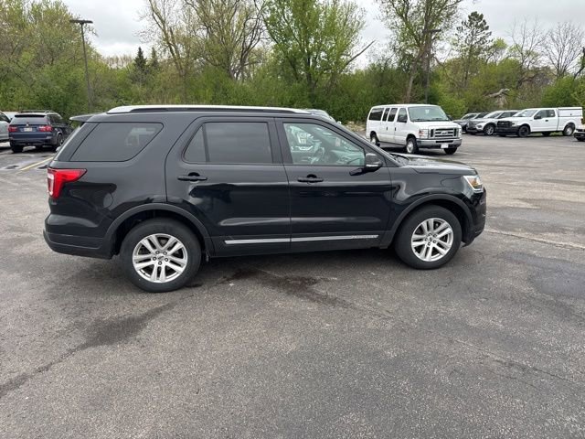 Used 2019 Ford Explorer XLT w/ Equipment Group 202A AWD/4WD image 5