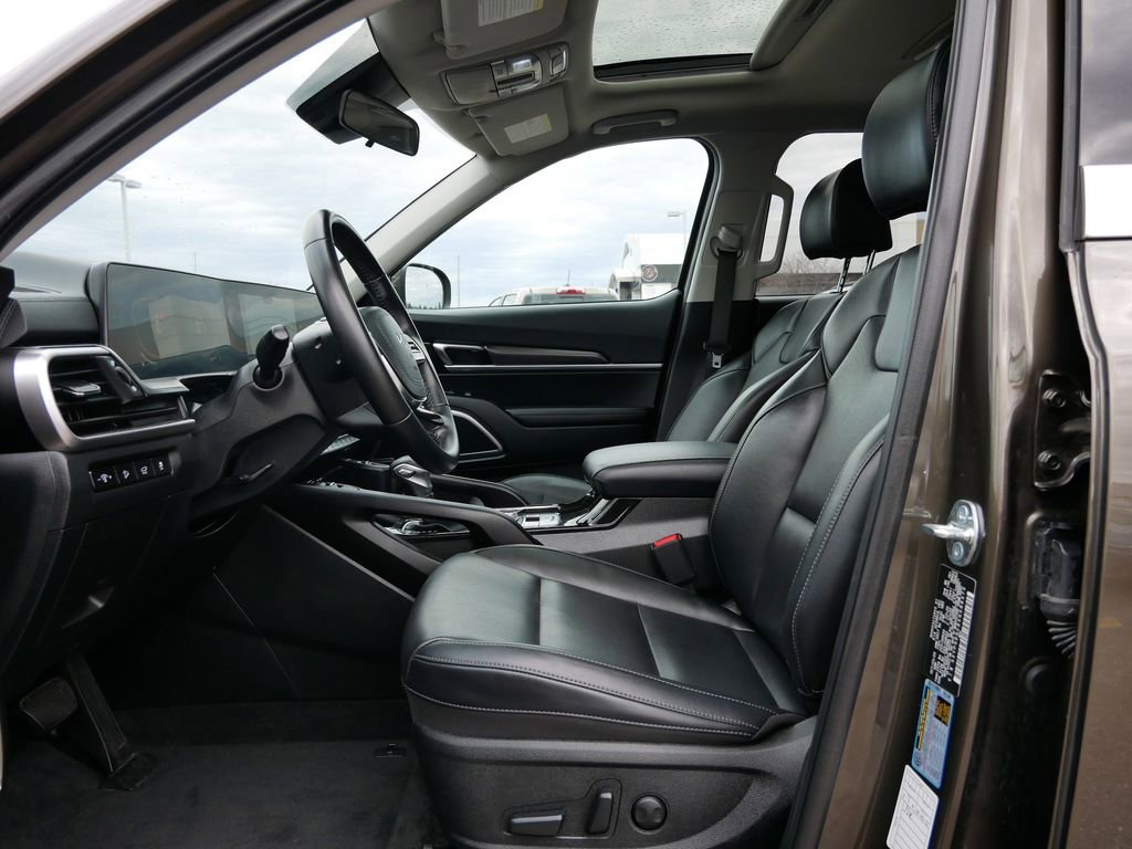 Used 2025 Kia Telluride S AWD/4WD image 21