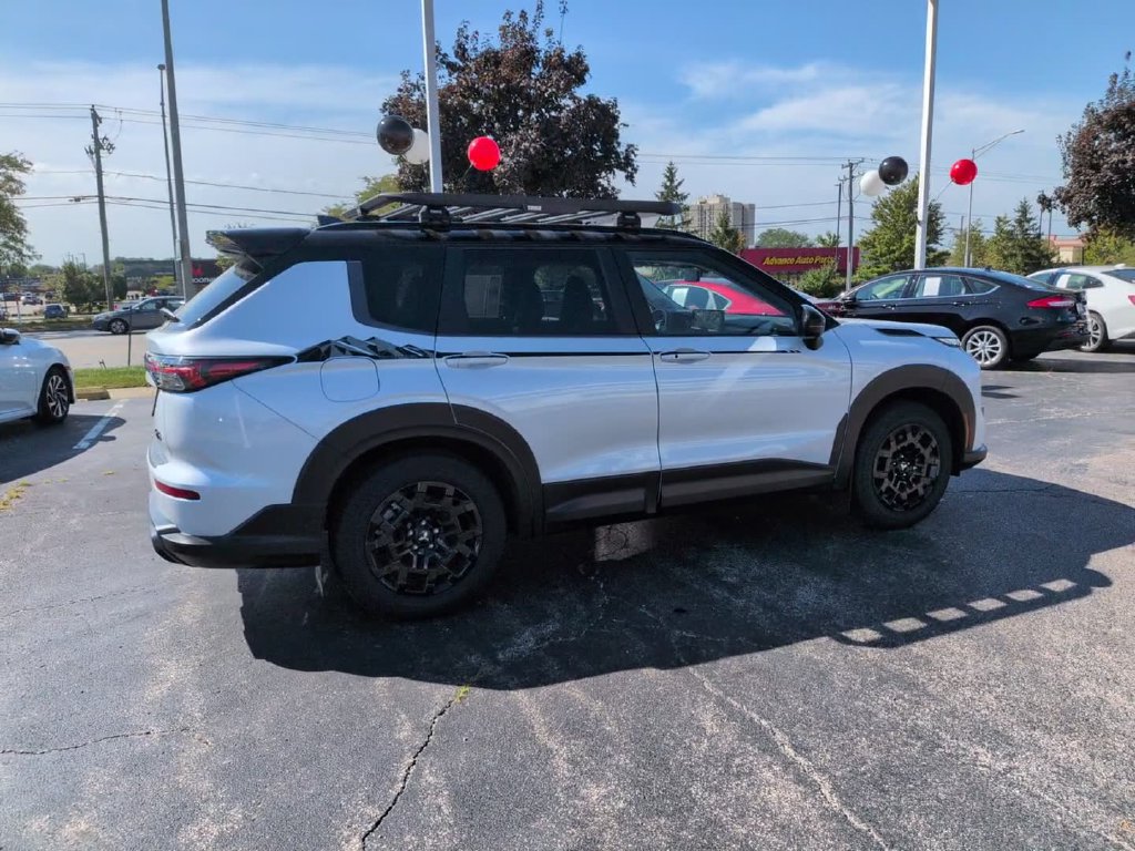 New 2026 Mitsubishi Outlander AWD image 6