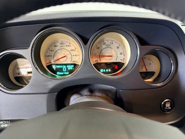 Used 2014 Dodge Challenger R/T RWD image 24