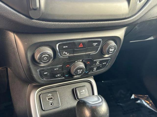 Certified 2018 Jeep Compass Latitude w/ Popular Equipment Group FWD image 23