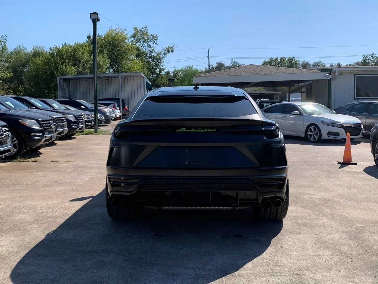 Used 2022 Lamborghini Urus AWD/4WD image 6