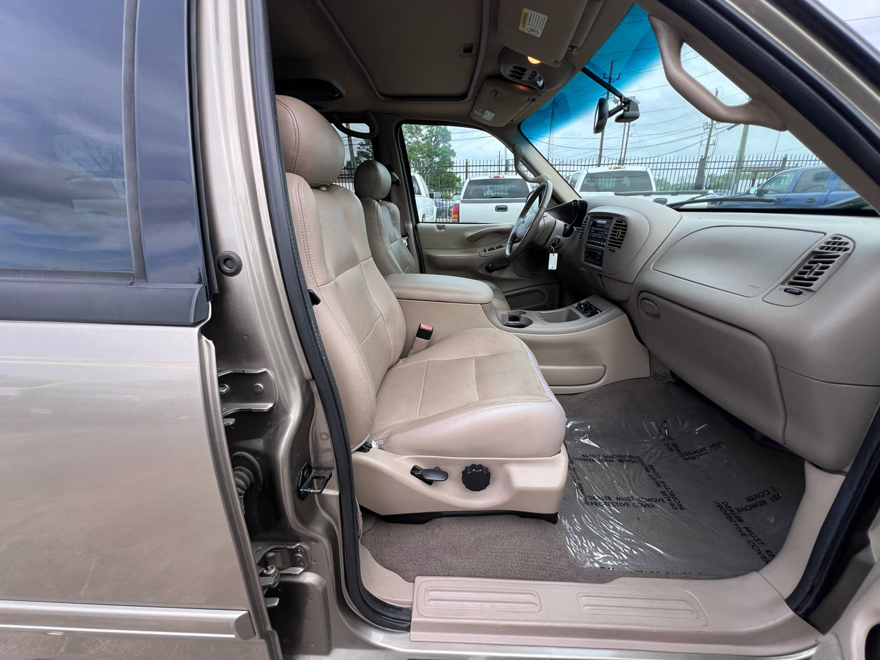 Used 2002 Ford Expedition Eddie Bauer image 39