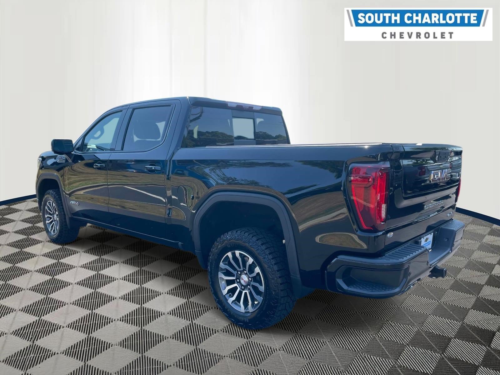 Used 2021 GMC Sierra 1500 AT4 w/ AT4 Value Package AWD/4WD image 6