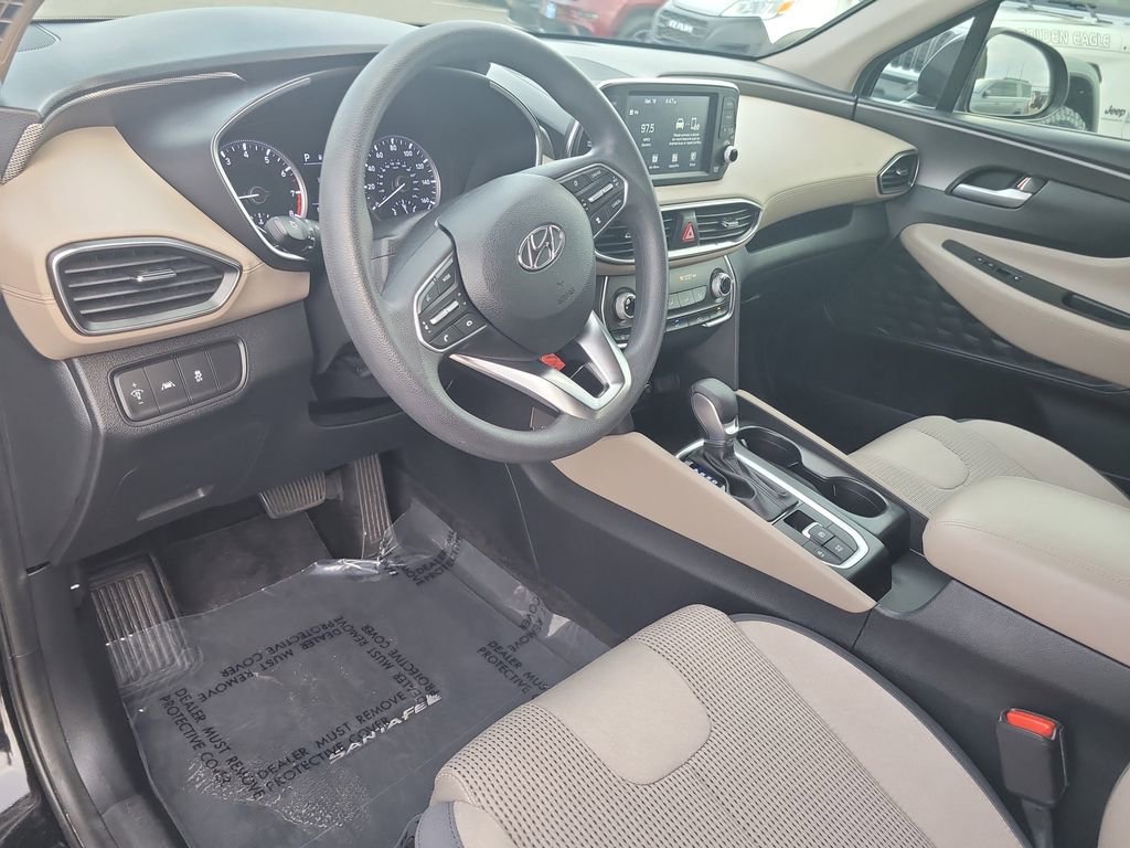 Used 2020 Hyundai Santa Fe SE image 15
