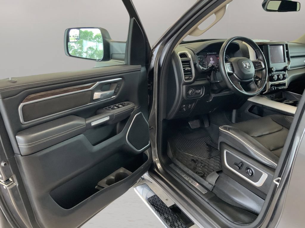 Used 2020 RAM 1500 Laramie AWD/4WD image 17