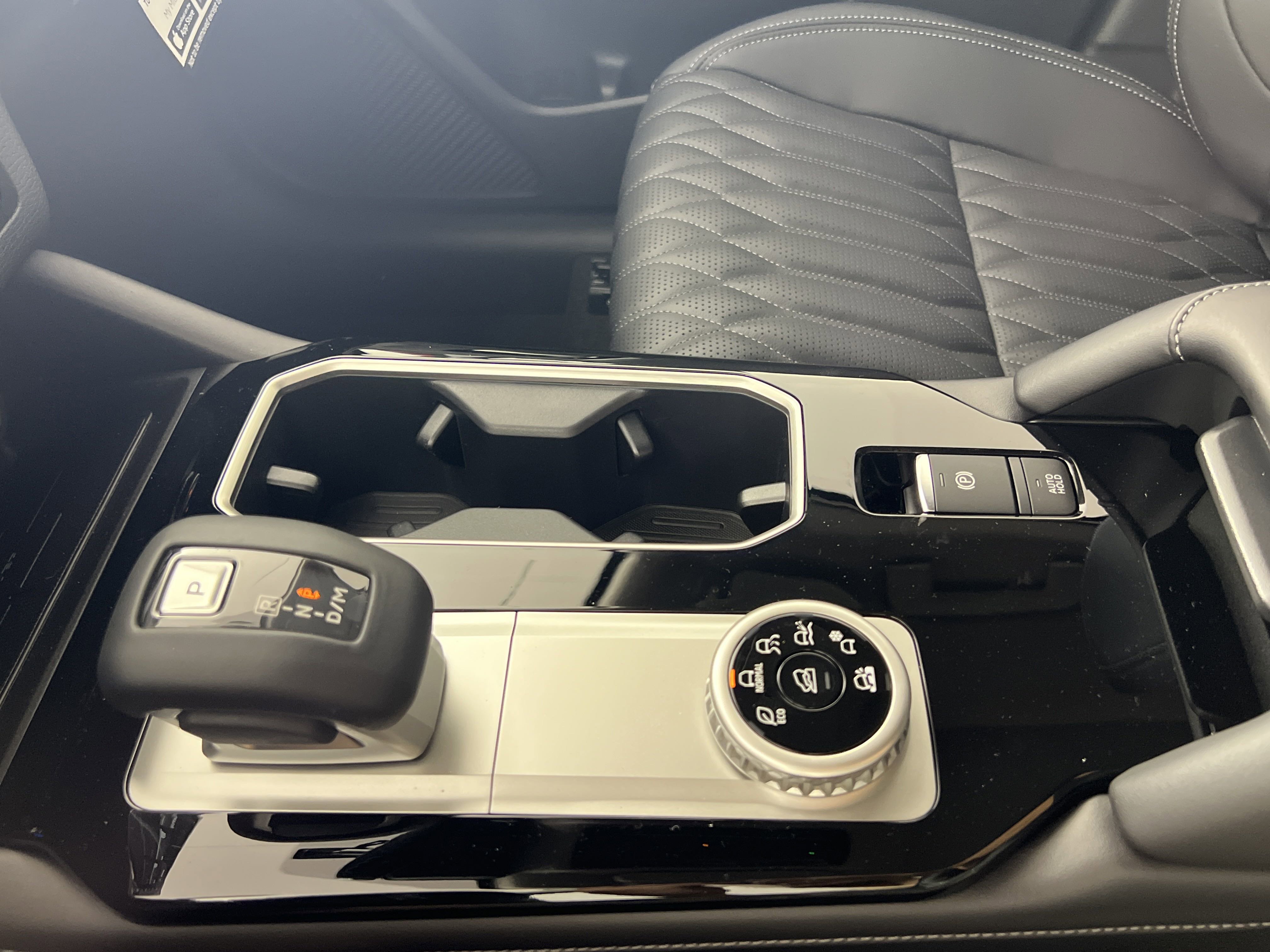 New 2025 Mitsubishi Outlander SEL image 25
