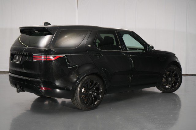 Used 2024 Land Rover Discovery Dynamic SE AWD/4WD image 11