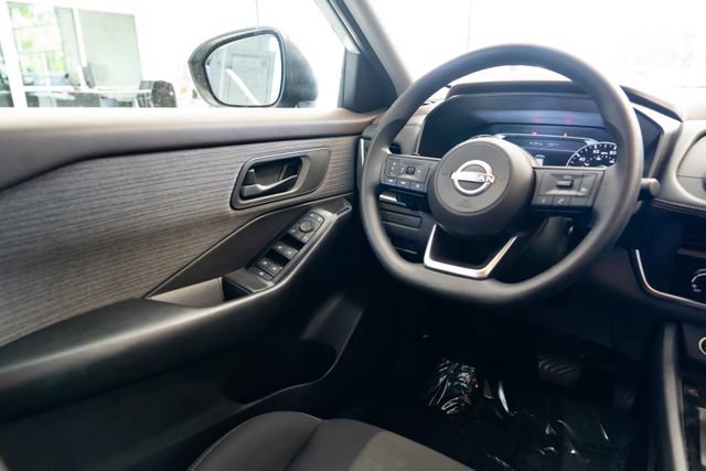 Used 2023 Nissan Rogue S AWD/4WD image 11