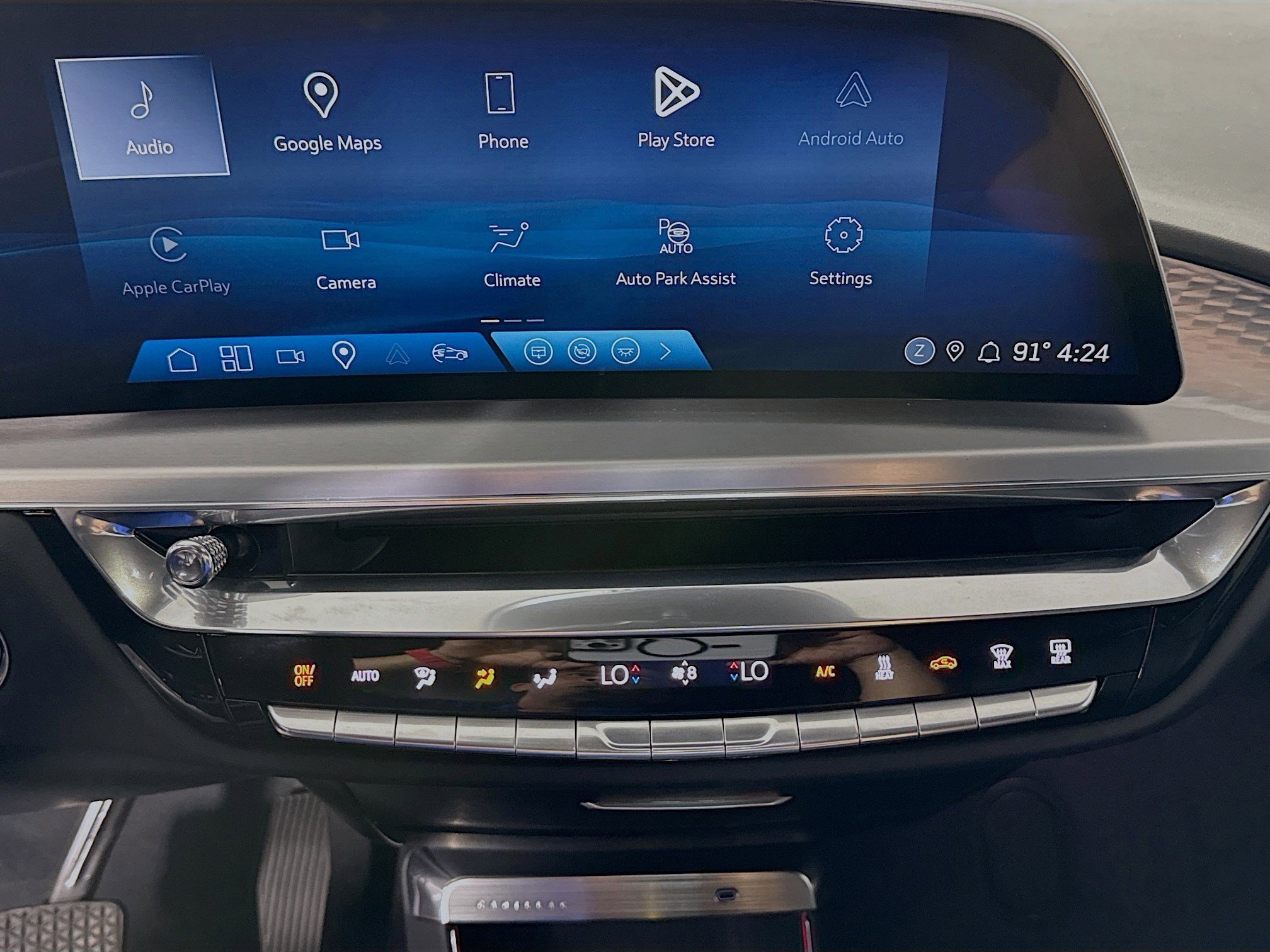 Used 2024 Cadillac Lyriq Luxury w/ LPO, Floor Liner Package AWD/4WD image 18