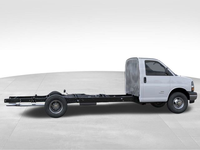 New 2025 Chevrolet Express 3500 w/ Power Convenience Package RWD image 5