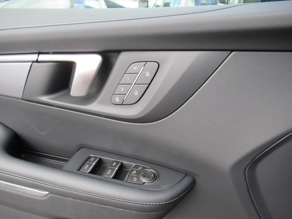 New 2026 Buick Enclave Sport Touring w/ Power Package FWD image 21
