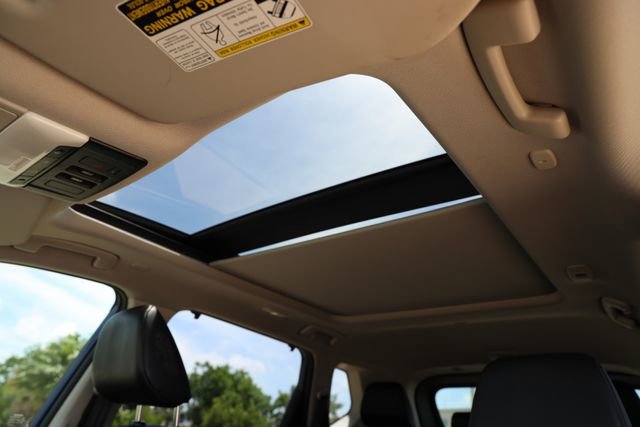 Used 2022 Nissan Rogue SV w/ SV Premium Package FWD image 12